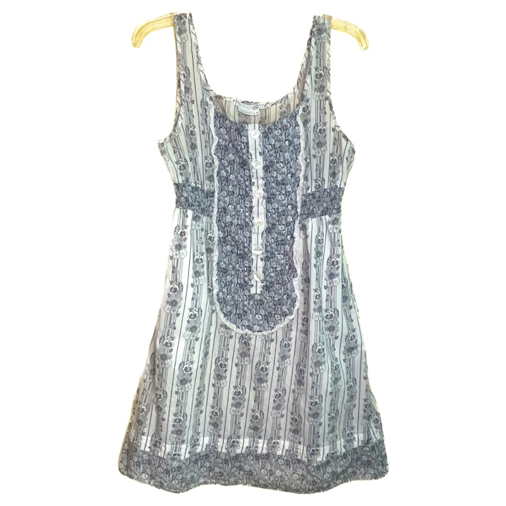 To The Max Casual Cotton Dress Gray and  White Stretchy Empire Waist